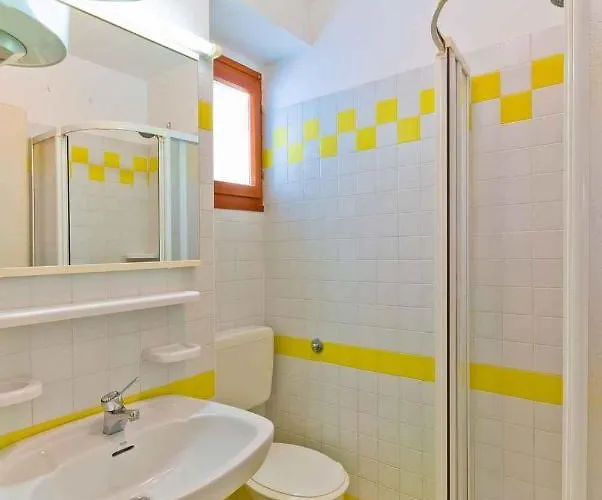 In 24390 ביביונה