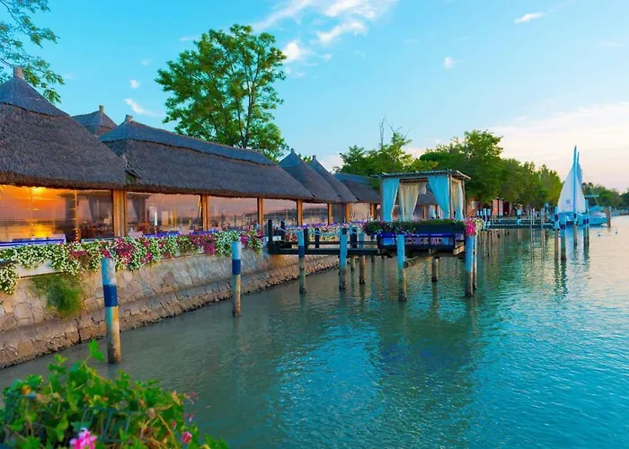 In 24390 アパート