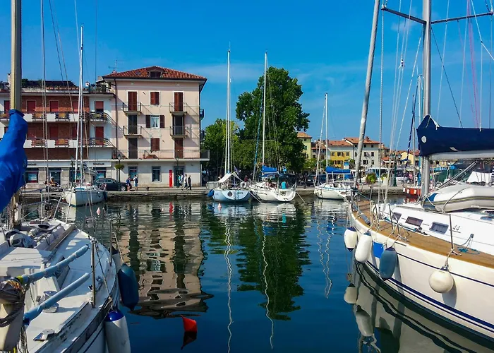 In 24390 アパート